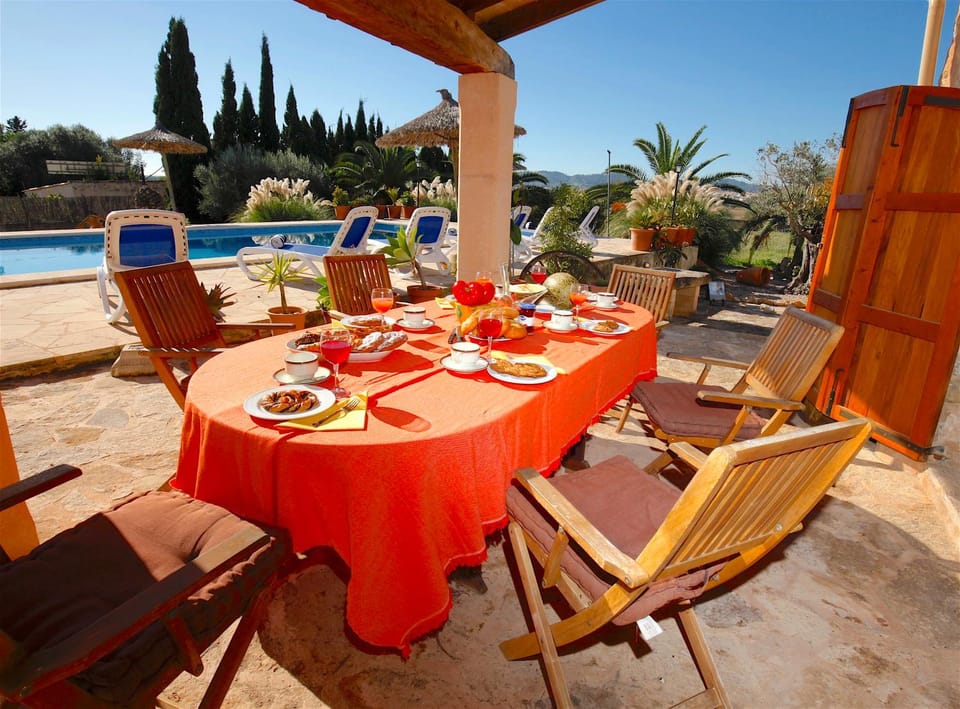 Patio, Day, Garden, Balcony/Terrace, Dining area, Pool view, Swimming pool, Swimming pool, sunbed