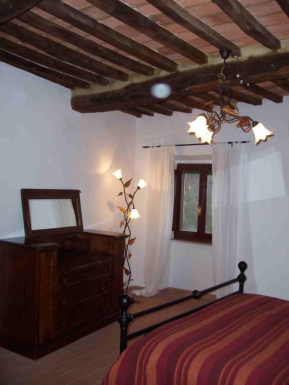 Bedroom, Mountain view