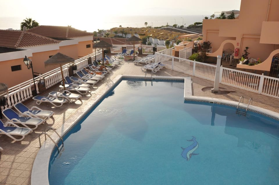Swimming pool, Swimming pool
