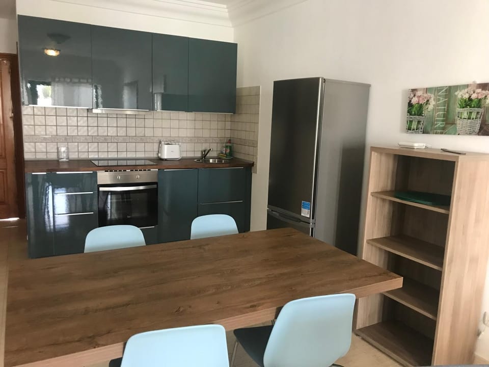 Communal lounge/ TV room, Kitchen or kitchenette, Lounge or bar, Dining area, pet friendly, stove