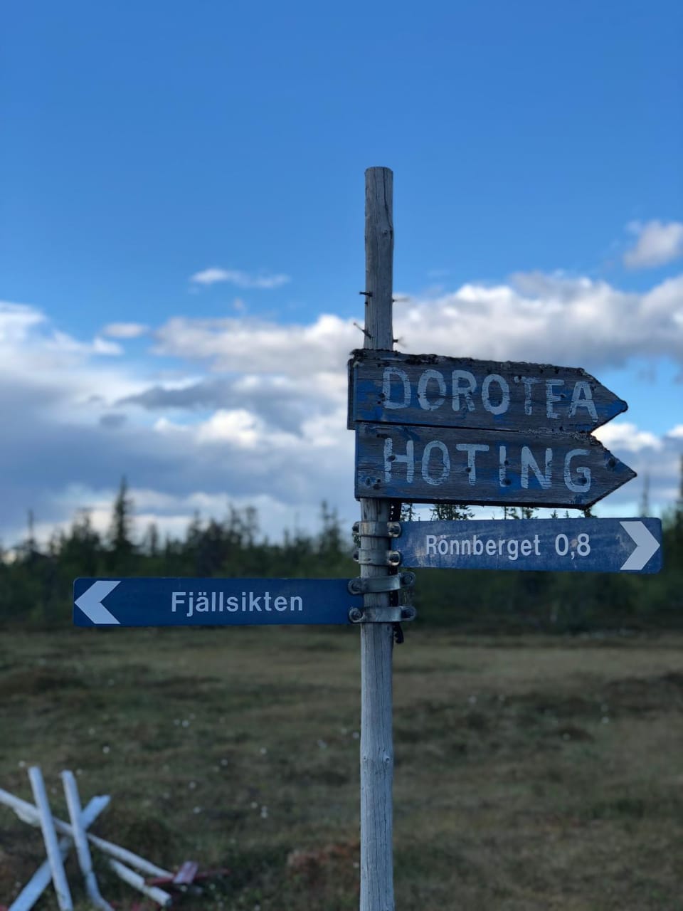 Nearby landmark, Natural landscape, Hiking