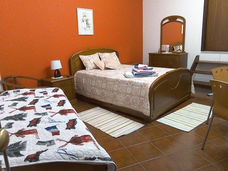 Edificio Saul Fanha Bed and Breakfast in Nazaré