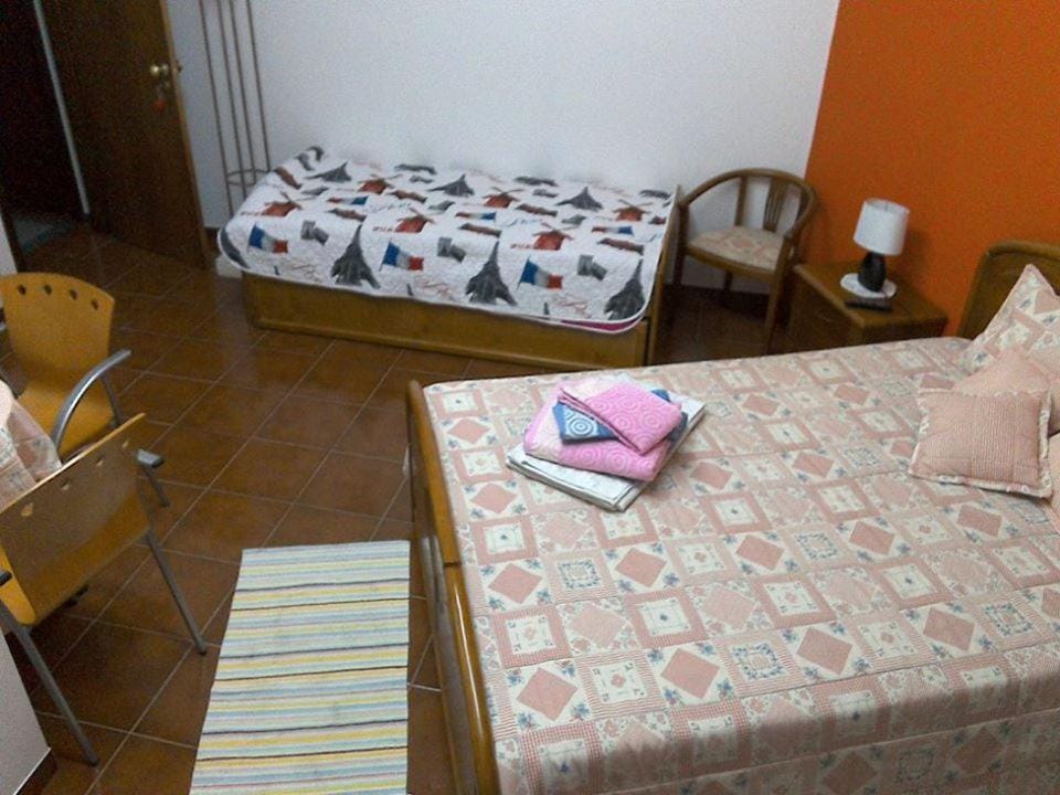 Edificio Saul Fanha Bed and Breakfast in Nazaré