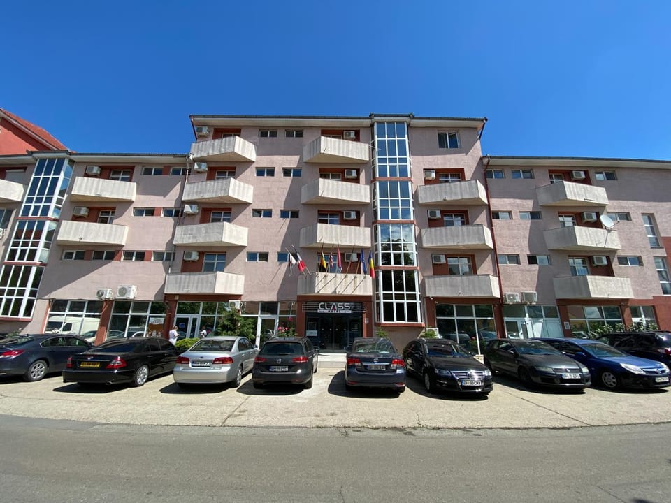 Property building, Street view, Location, Parking