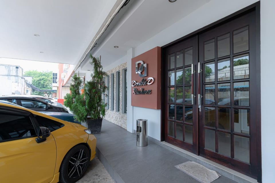 Property building, Facade/entrance