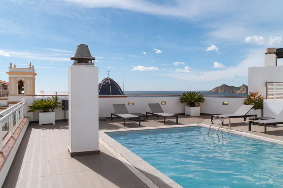 Pool view, Sea view, Swimming pool, Swimming pool, sunbed