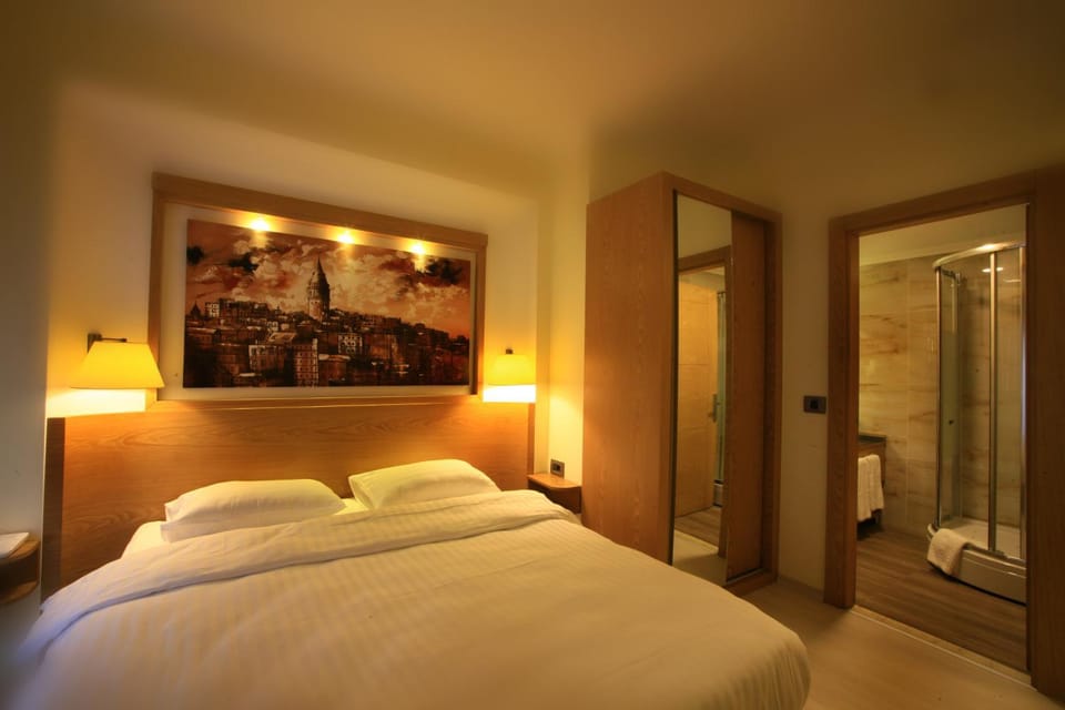 Bedroom, bunk bed