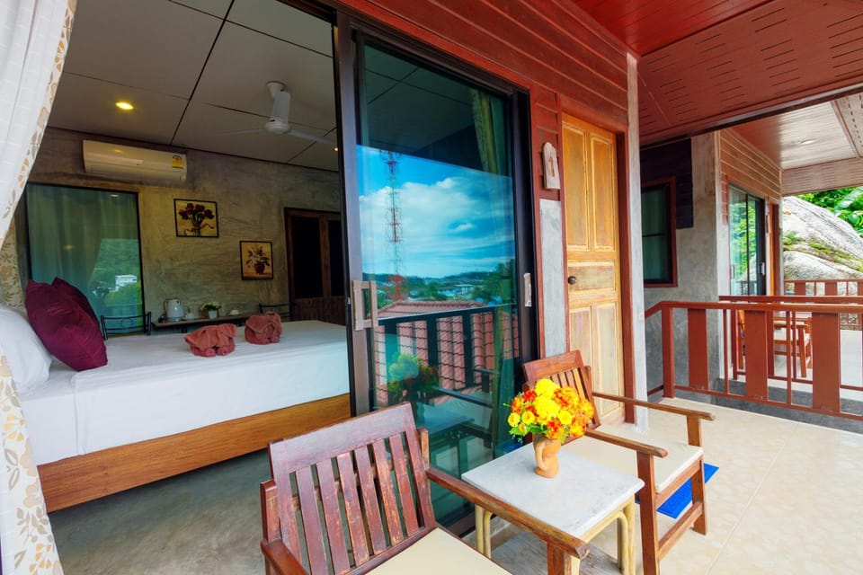 Coffee/tea facilities, Balcony/Terrace, Seating area, Bedroom, Area and facilities
