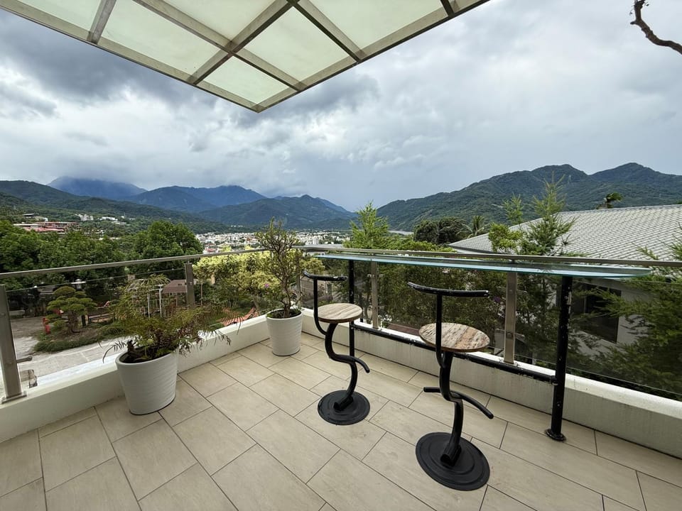 Patio, Day, Natural landscape, View (from property/room), Balcony/Terrace, Mountain view