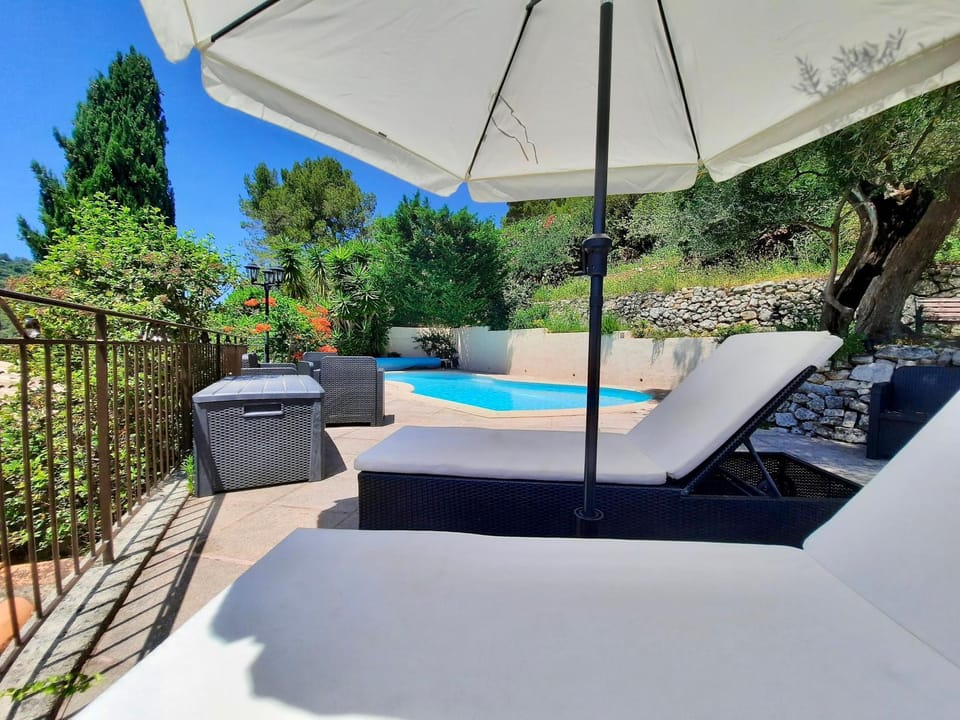 Solarium, Balcony/Terrace, Garden view, Landmark view, Mountain view, Pool view, Swimming pool, Swimming pool