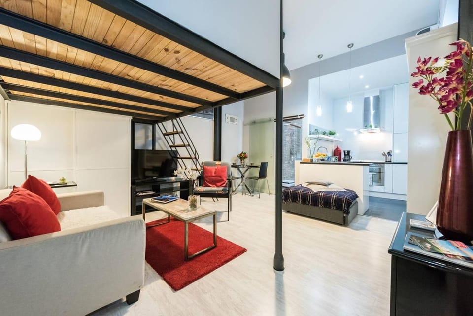 Bathroom, Kitchen or kitchenette, Living room, Photo of the whole room, Decorative detail