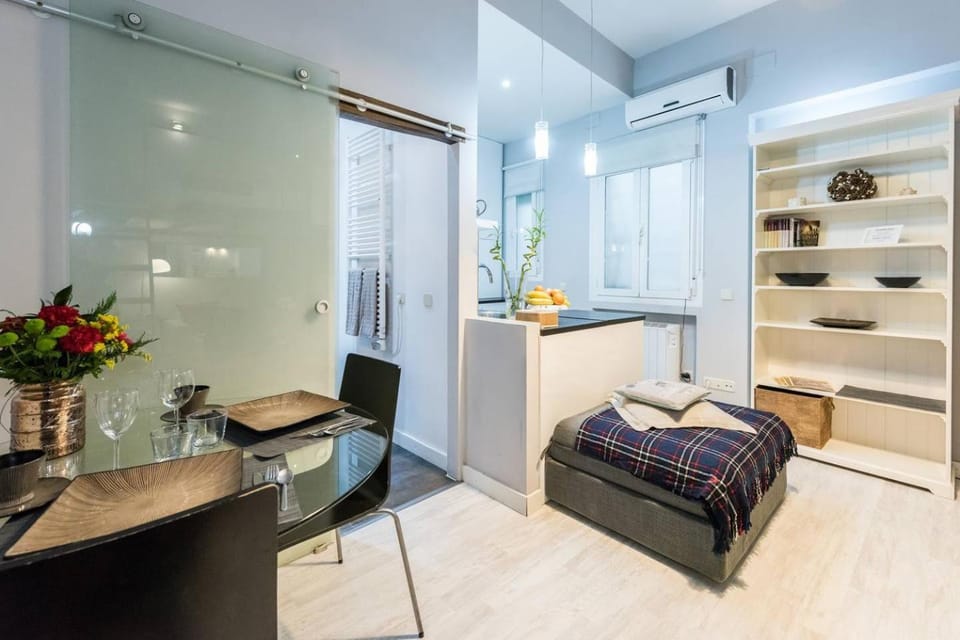 Bathroom, Kitchen or kitchenette, Photo of the whole room, Decorative detail