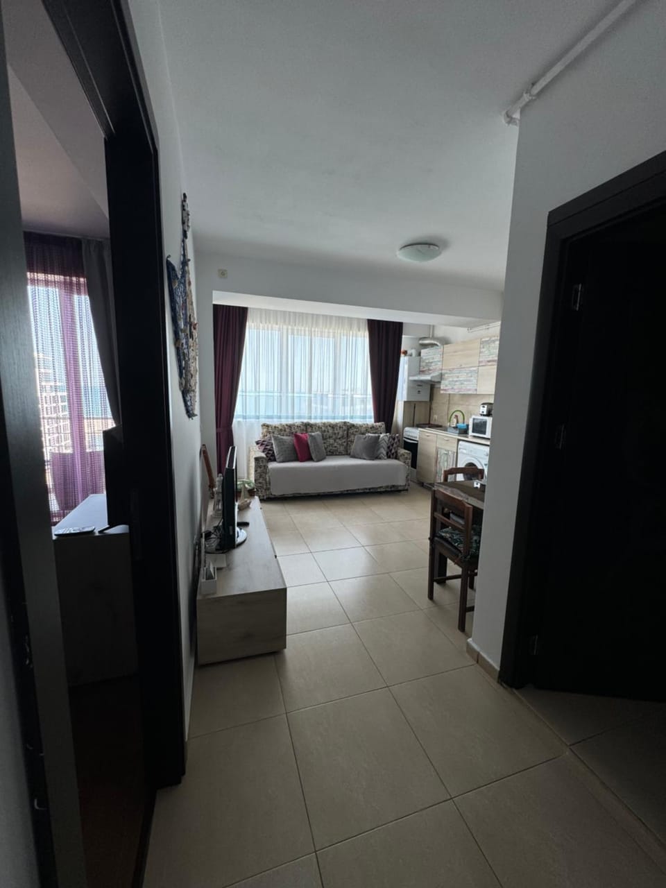 Living room, Photo of the whole room