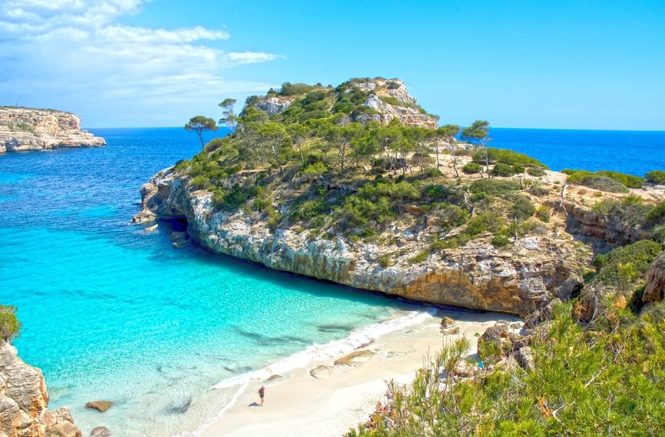 Nearby landmark, Natural landscape, Beach