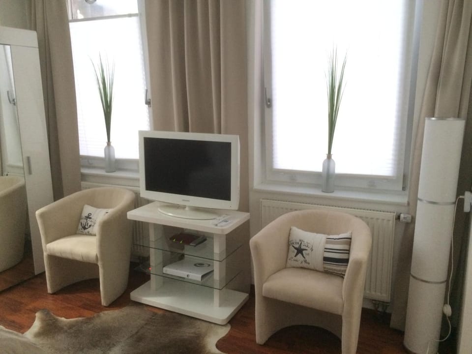 TV and multimedia, Photo of the whole room