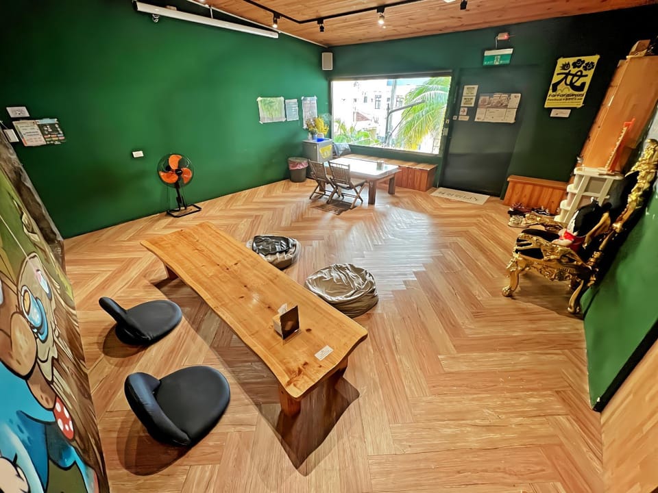 Property building, Living room