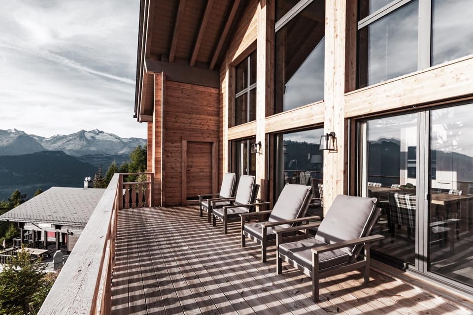 Natural landscape, Balcony/Terrace, City view, Garden view, Mountain view, River view