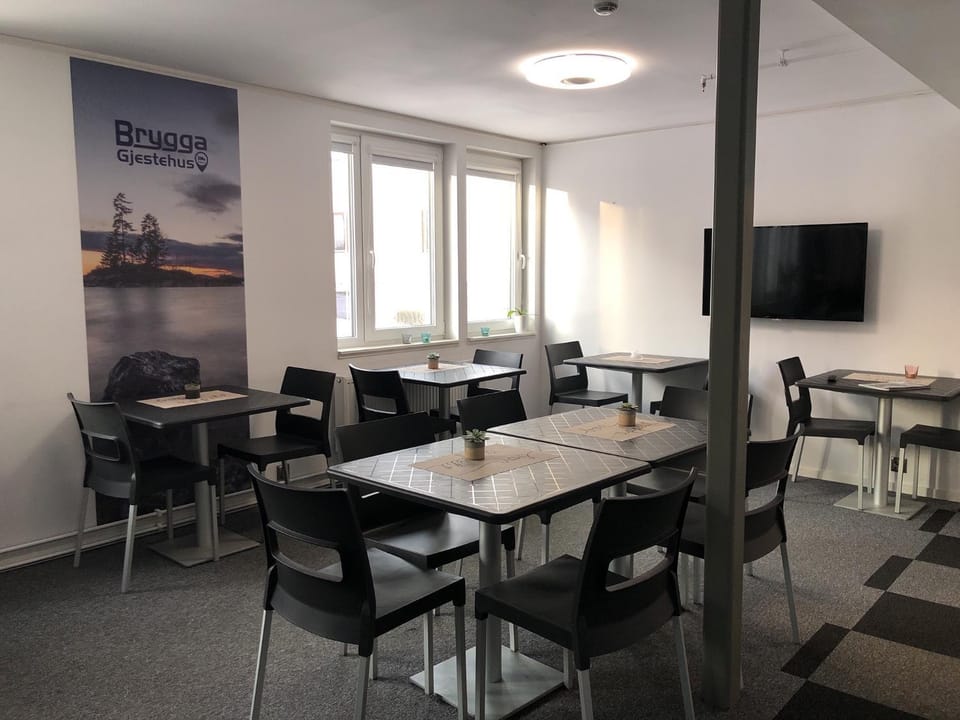 Communal lounge/ TV room, Food and drinks