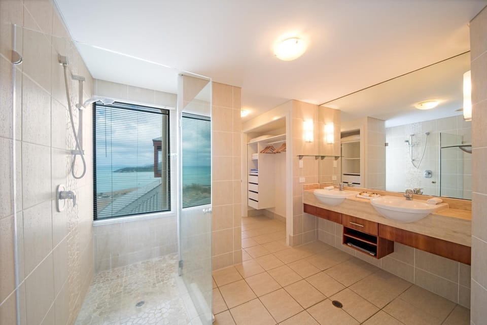Pinnacles Apartment in Airlie Beach