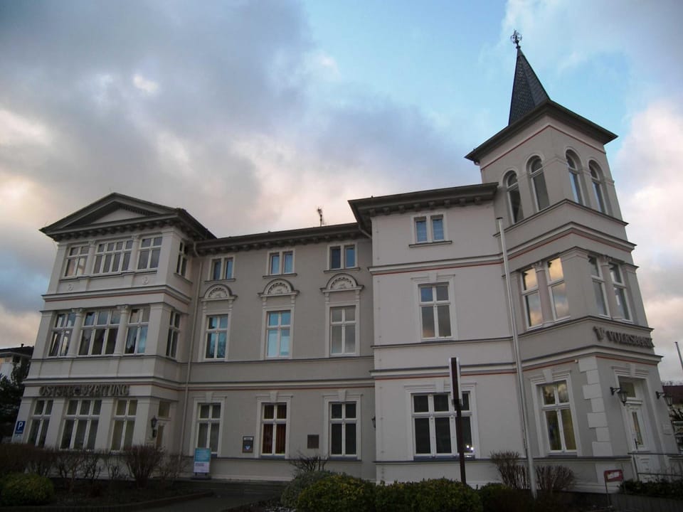Property building, Facade/entrance