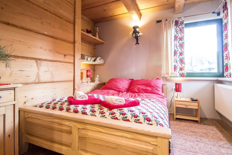 Bed, Decorative detail, Bedroom
