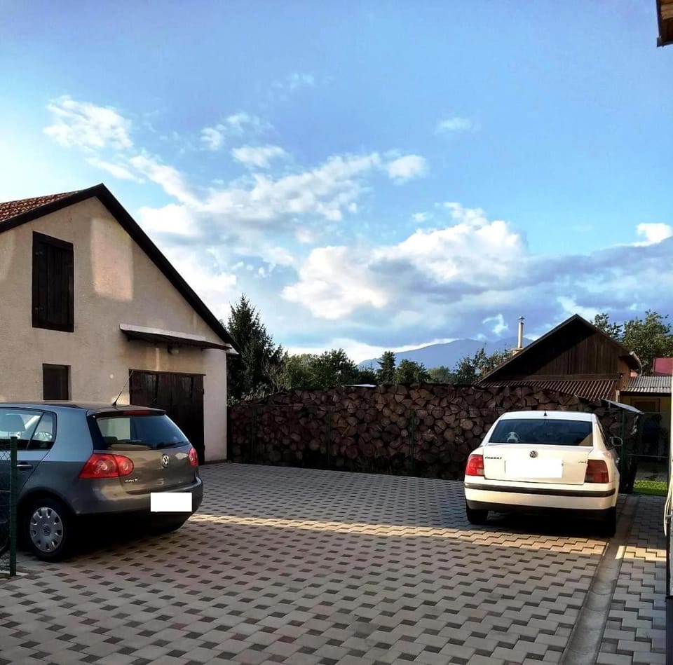 Off site, Area and facilities