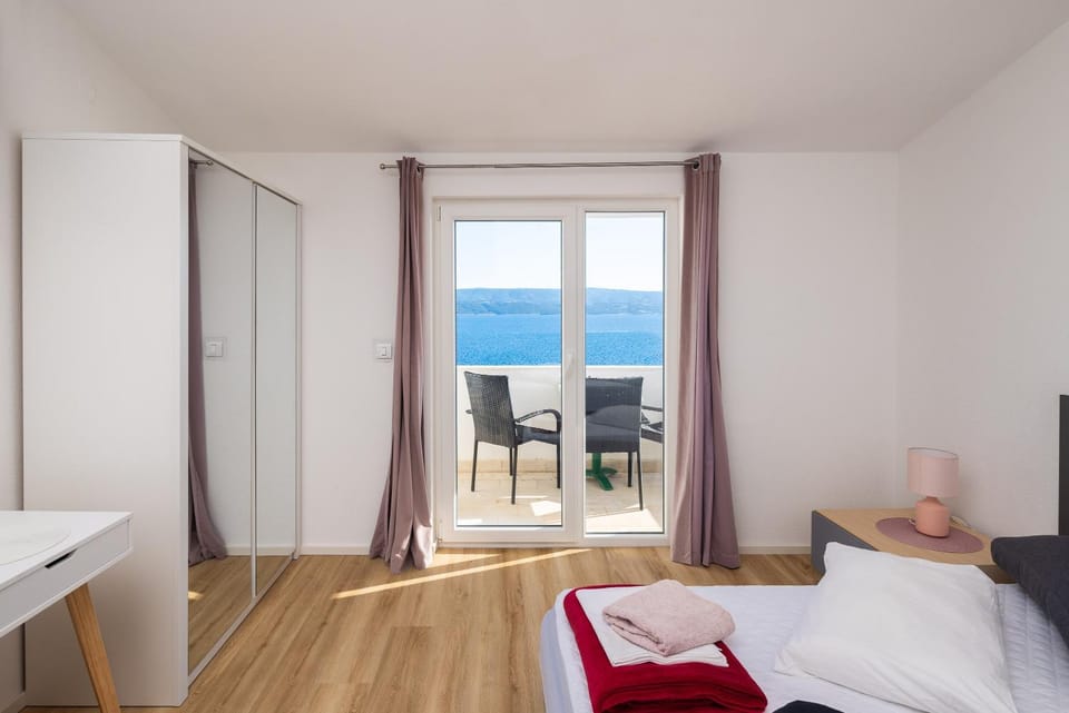 Bedroom, Sea view