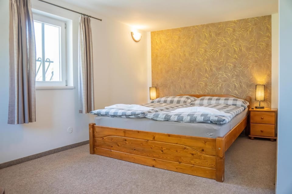 Bed, Photo of the whole room