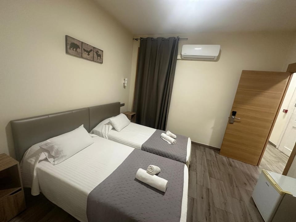 Hostal Balmes Centro Bed and Breakfast in Barcelona
