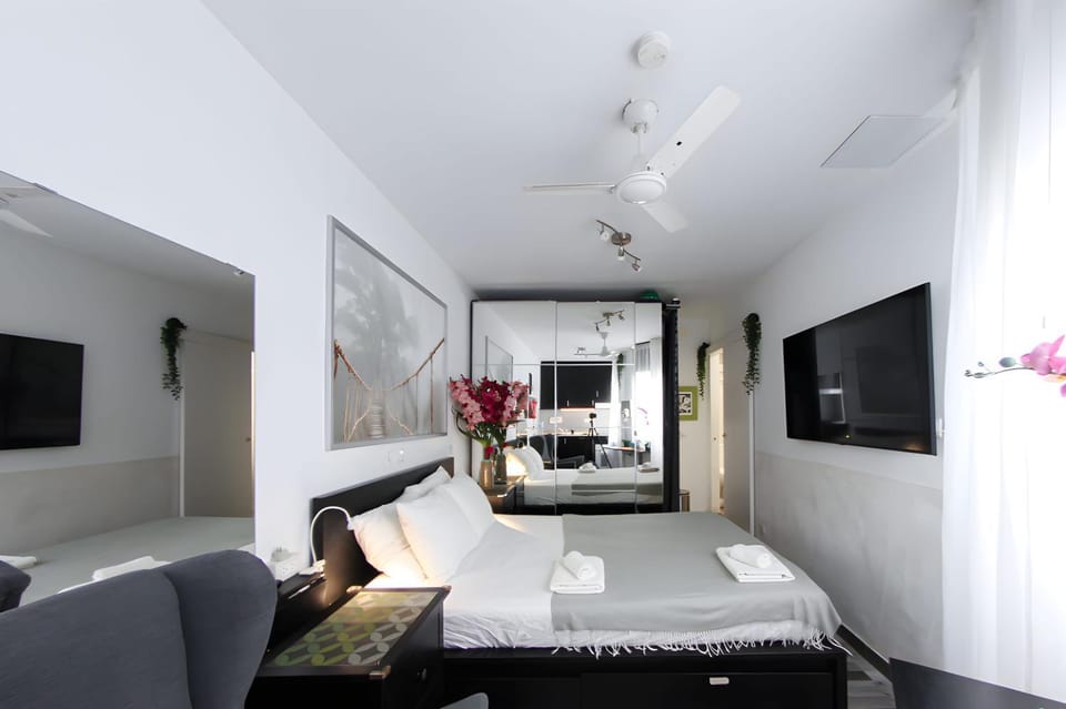 TV and multimedia, Photo of the whole room