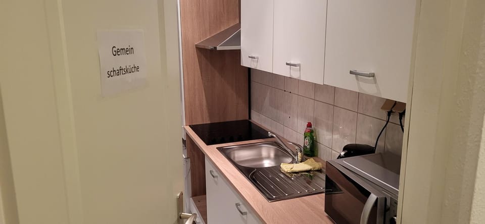 Restaurant/places to eat, Kitchen or kitchenette, Breakfast, stove