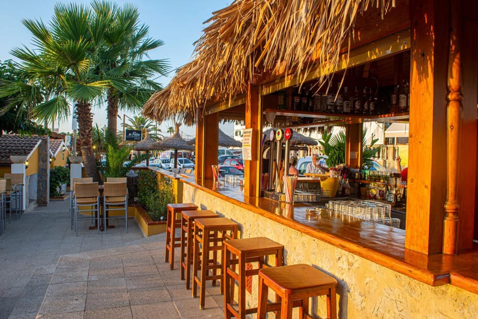 Lounge or bar