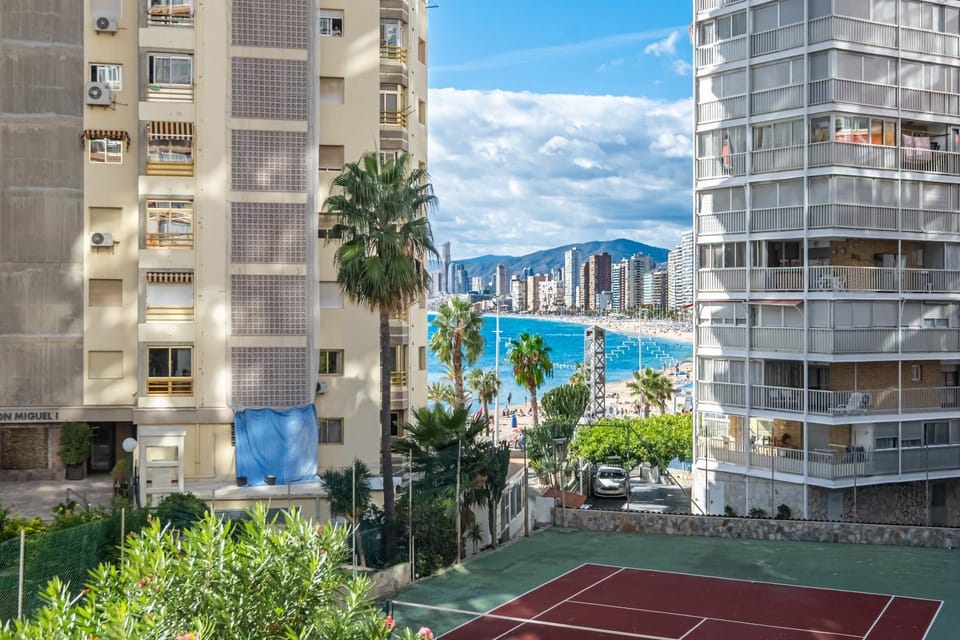Property building, Day, Neighbourhood, Natural landscape, Beach, City view, Mountain view, Sea view, Street view