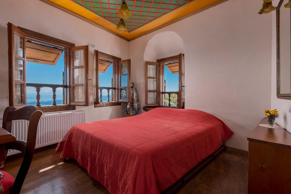 Day, Other, Decorative detail, Bedroom, Autumn, City view, Mountain view, Sea view