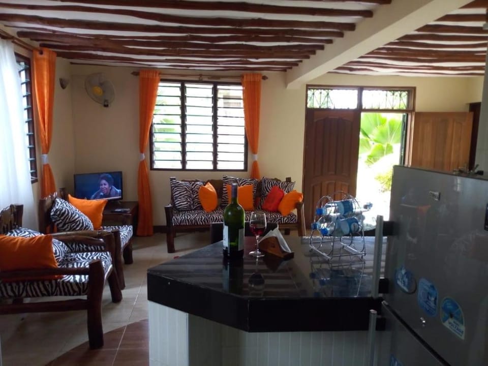 Sea Breeze Villas Kenya House in Diani Beach