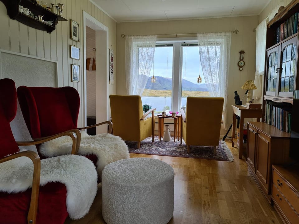 Communal lounge/ TV room, Living room