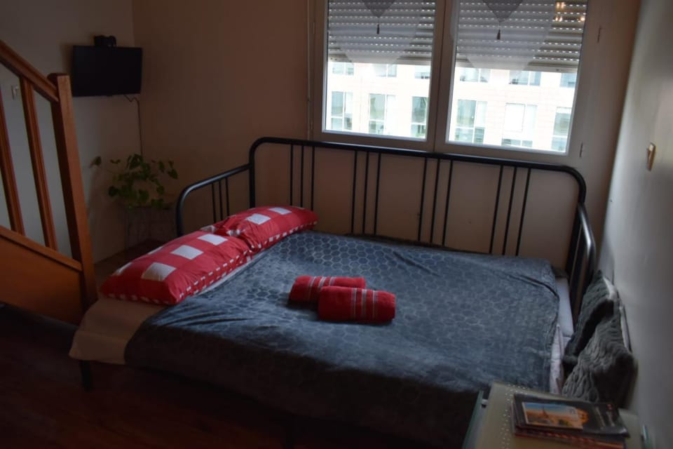 Bed, Photo of the whole room