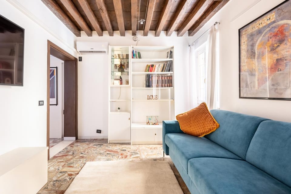 TV and multimedia, Living room, Seating area