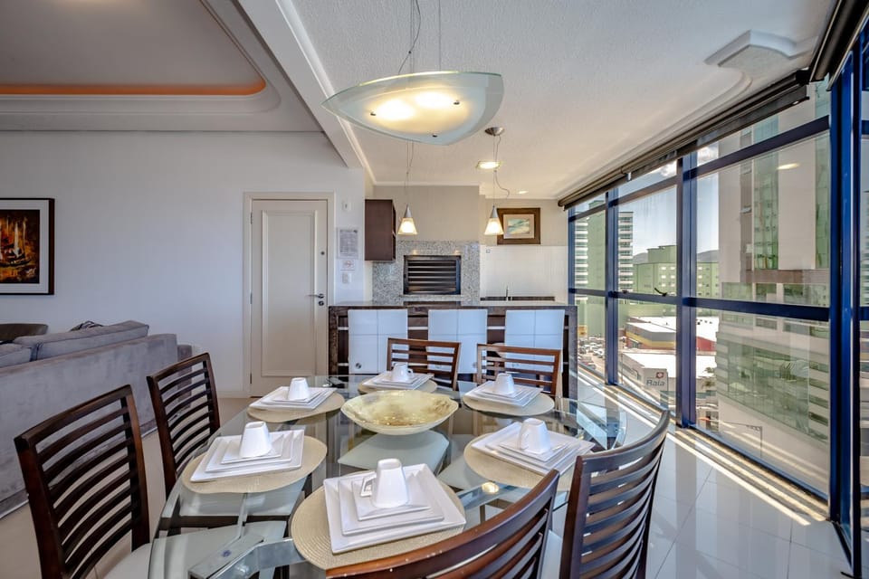 Spring, Day, BBQ facilities, On site, City view, Street view