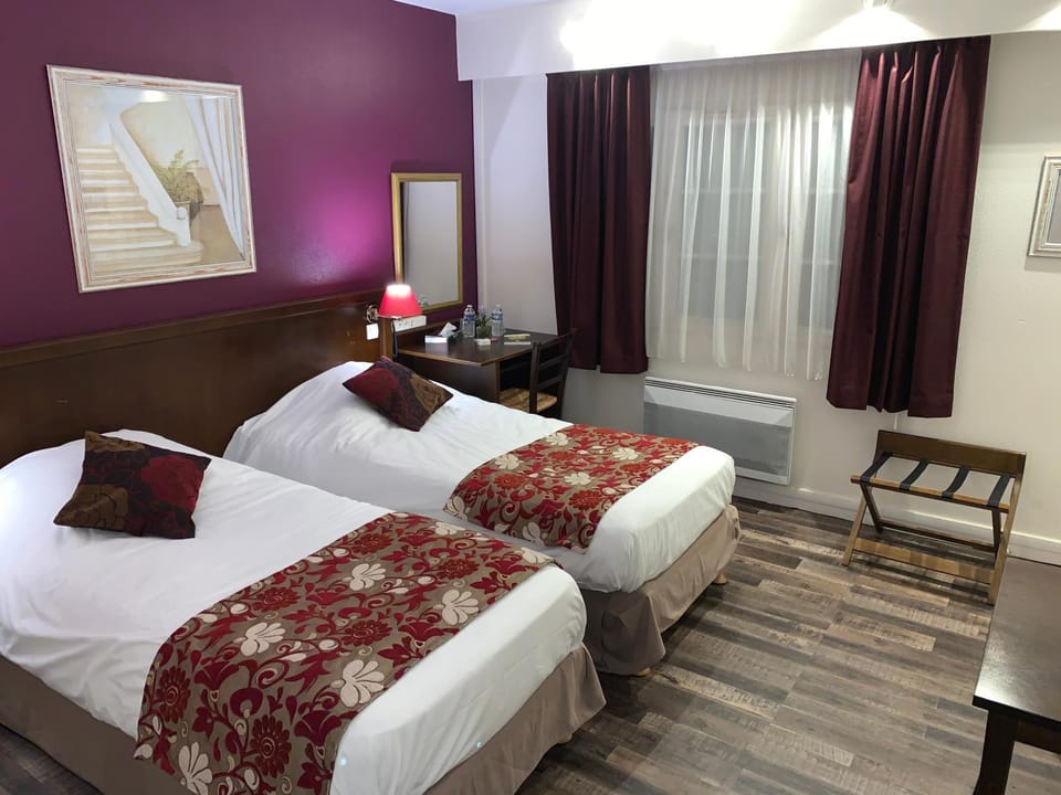 Logis Hôtel Les Nymphéas Hotel in Île-de-France