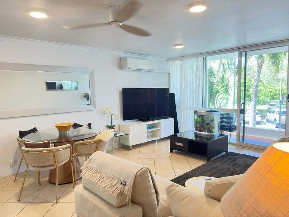TV and multimedia, Dining area, air conditioner