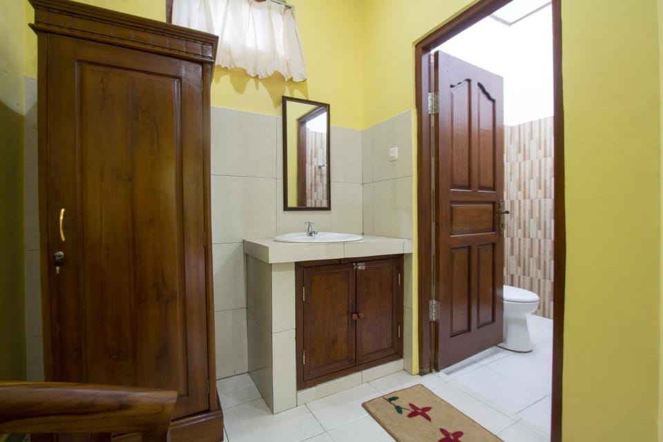 Bathroom, Other, Photo of the whole room, Decorative detail