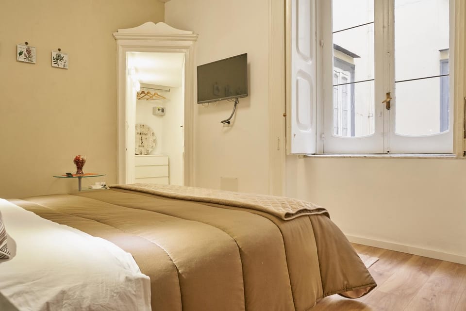 Bed, Photo of the whole room
