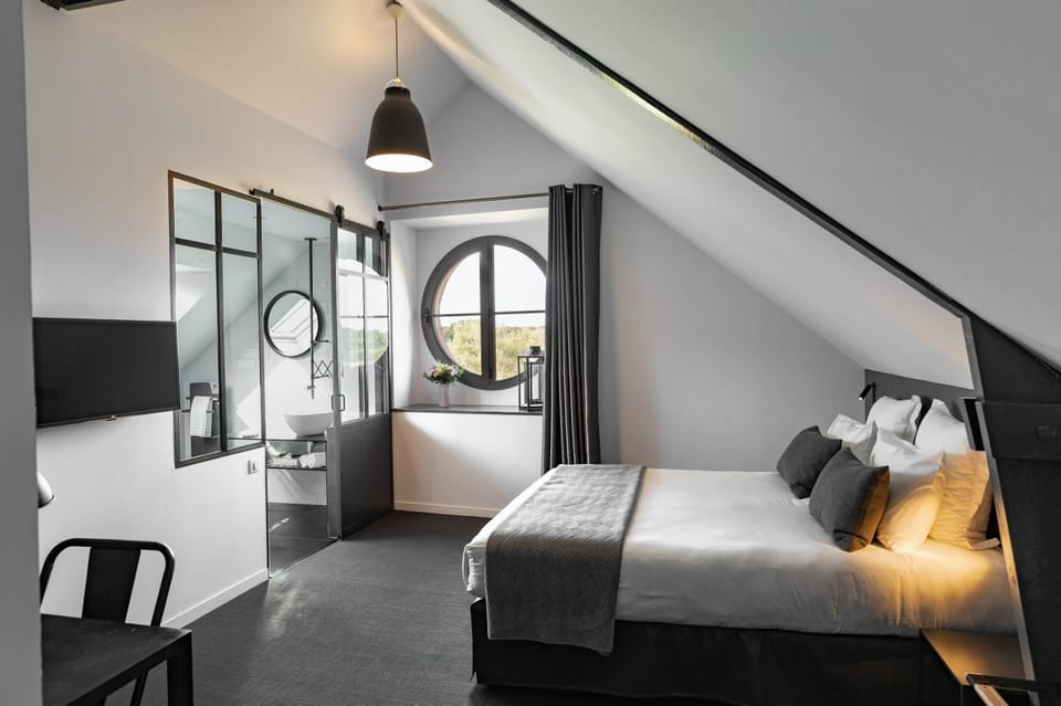 Bathroom, Photo of the whole room, Bedroom, Garden view, Garden view