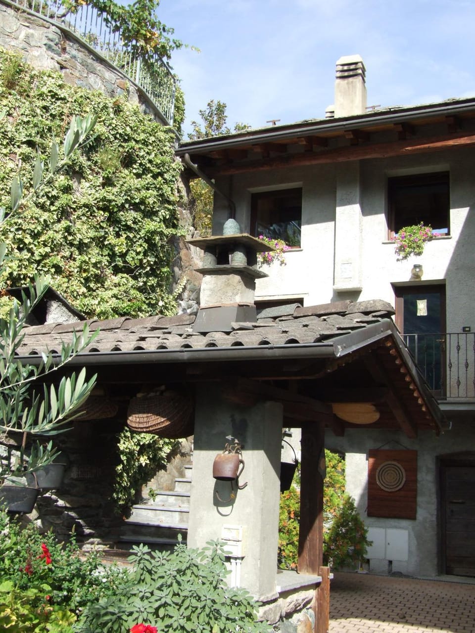 Le Rocher House in Châtillon