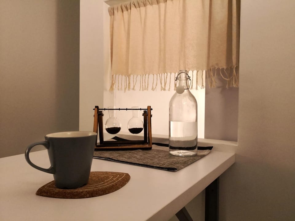 Coffee/tea facilities, Dining area