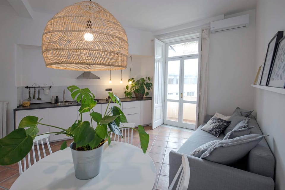 Kitchen or kitchenette, Living room, Seating area