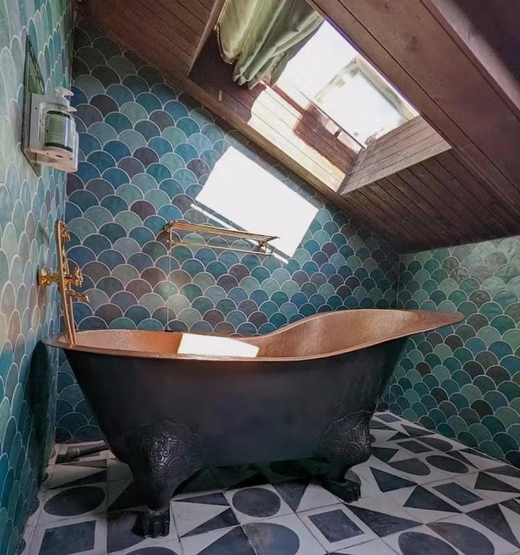Bathroom, Bath