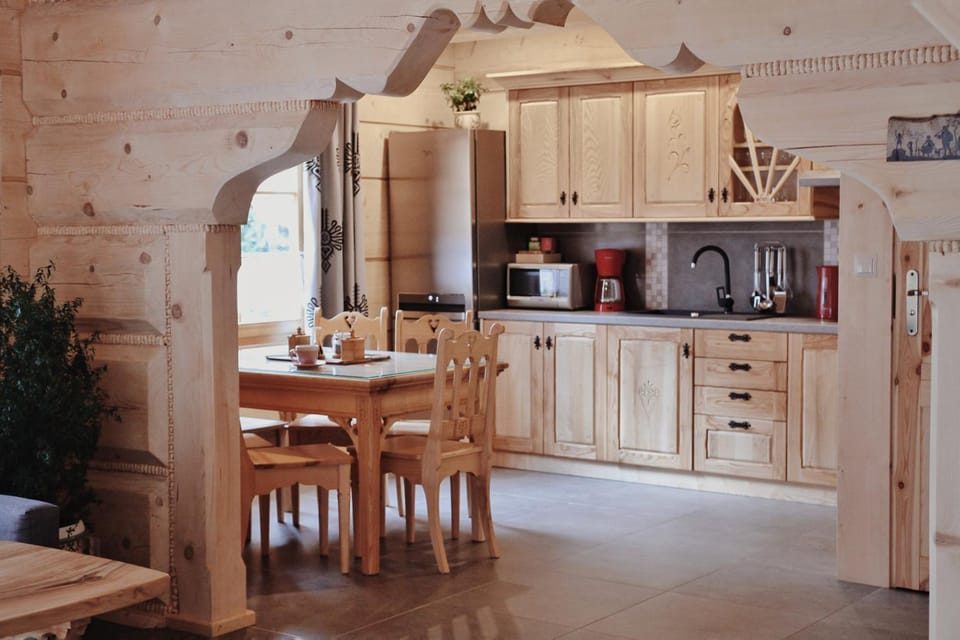 Kitchen or kitchenette, Dining area, Communal kitchen