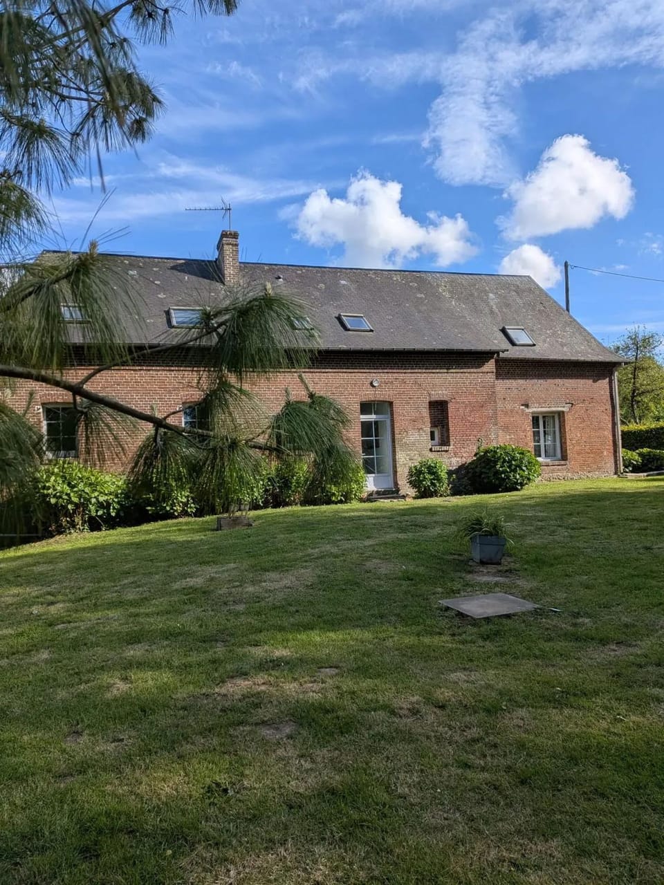 Maison de charme à Berville avec jardin non clôturé House in Normandy
